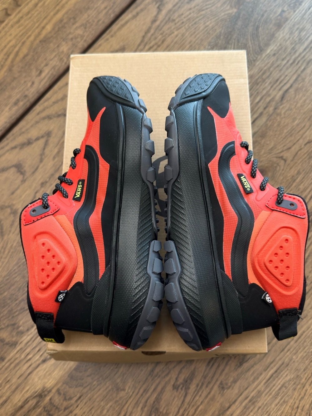 VANS MTE Crosspath Mid Hiking Sneaker Size-Y6.5/W8